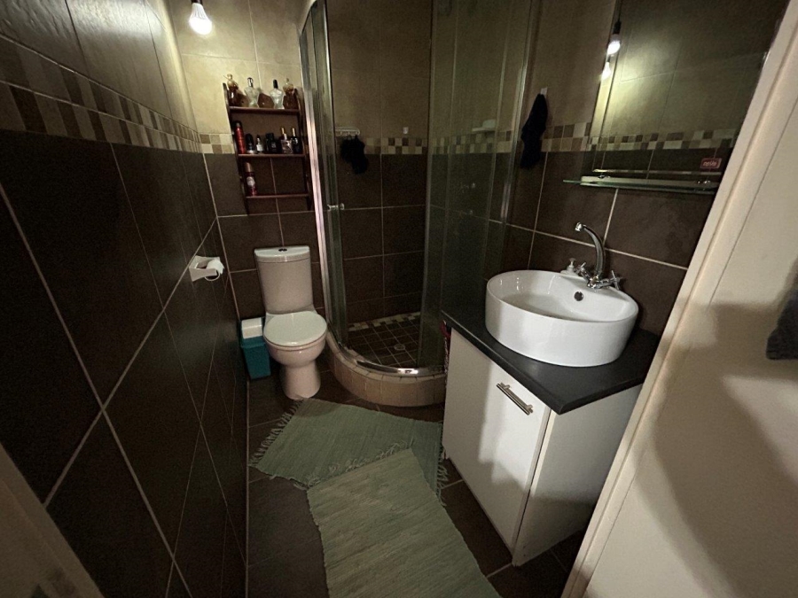 6 Bedroom Property for Sale in Wavecrest Eastern Cape